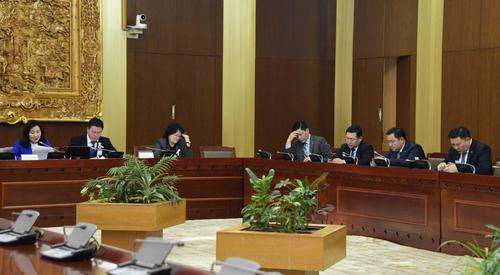 Хотын дарга байнгын хорооны хуралдаанд мэдээлэл хийнэ